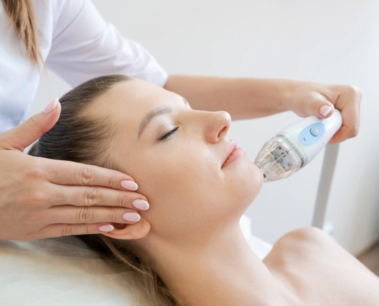 663e2de6a0caf4235f764096_Skin-Care-Treatment-with-Advance-Laser-Toning (1)